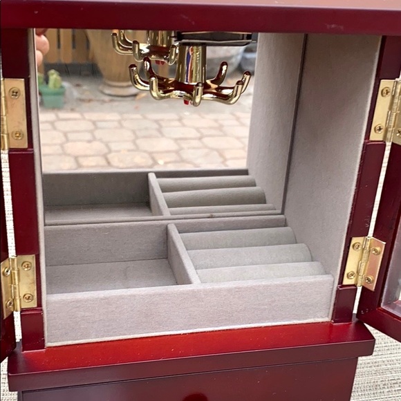 🎉HP🎉WOODEN JEWELRY BOX - Picture 2 of 7